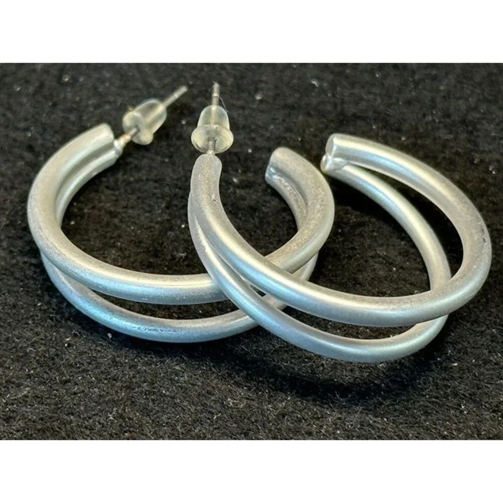 Justice Silver & Blue Ombre Hoop Earrings 1 Piece Set NWT Nickel Sensitive New